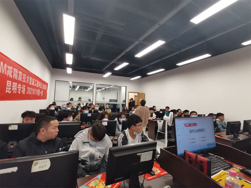 ��(��i)��ɭУ�@��Ƹ��(hu��)g