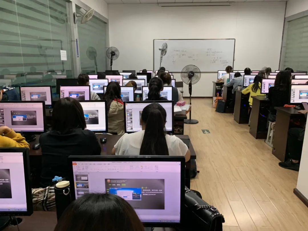 ����ɭ����