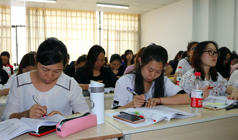 ���Ď����W���ɾ͉���