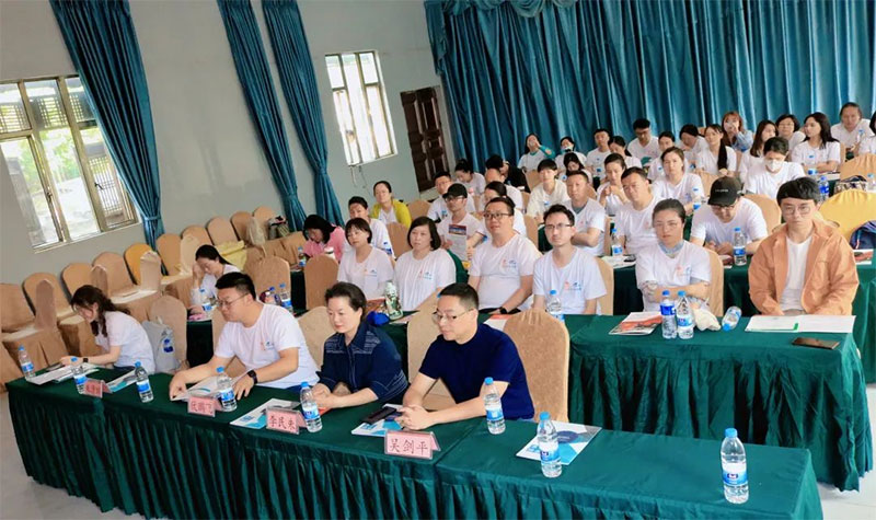 ����ɭ�����c���ό��T֮���e�Б�(zh��n)�Ժ���