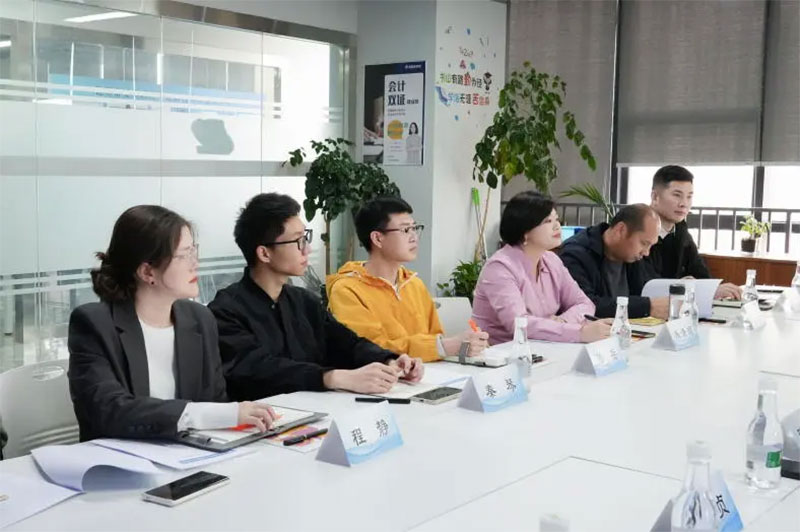 ����ɭ����&AIGC�����˹������˽�����Մ��